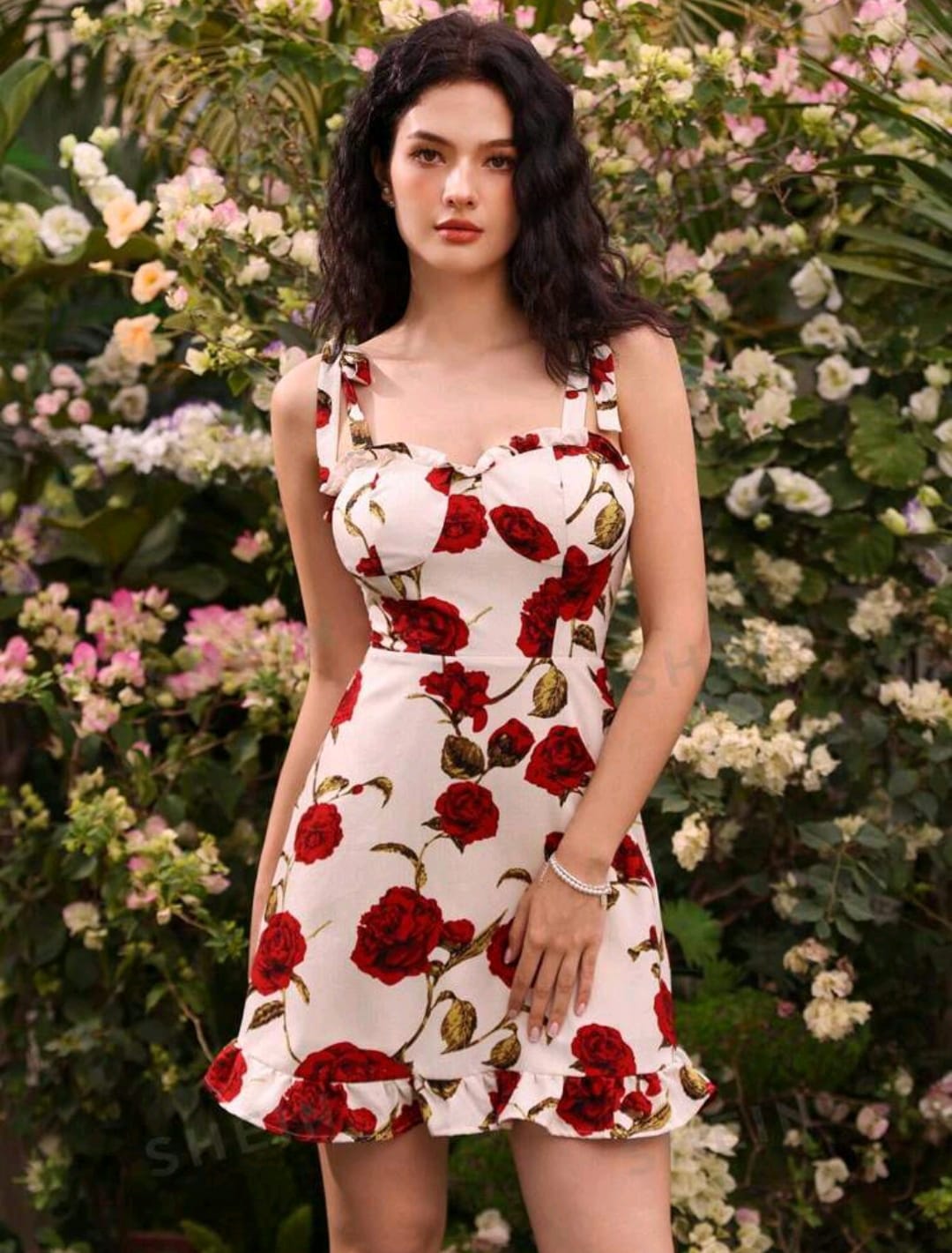 Vestido corto rosas rojas sin mangas