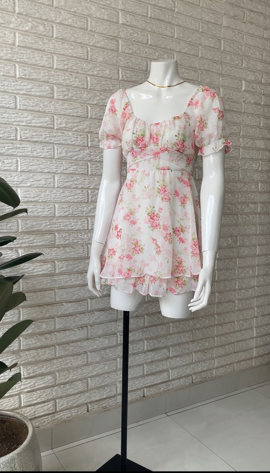 Romper corto coquette estampado floral rosa