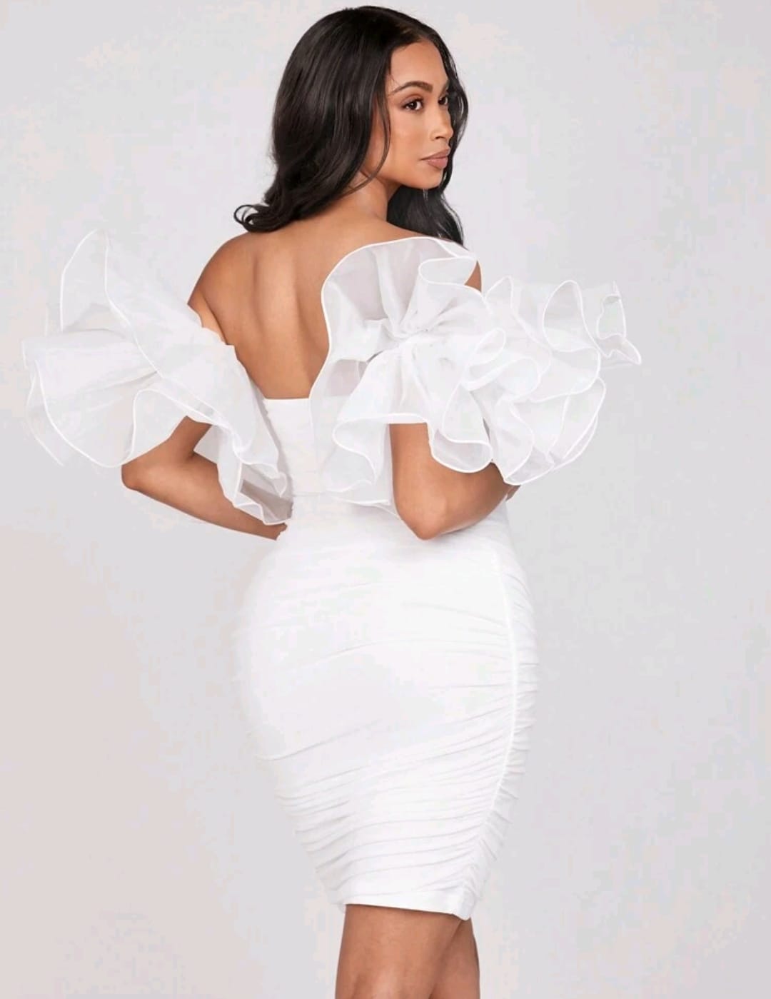 Vestido maternidad midi blanco hombros descubiertos