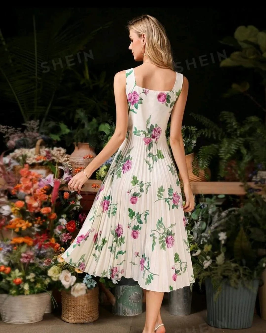 Vestido perla largo con perlitas en el pecho estampado floral