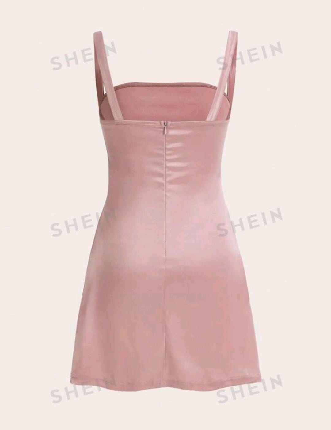 Vestido rosa ajustado en el pecho