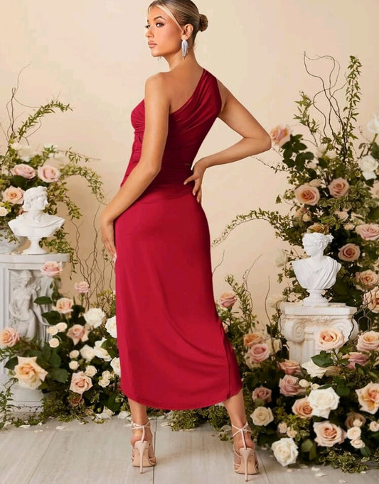 Vestido midi rojo abertura en costillas