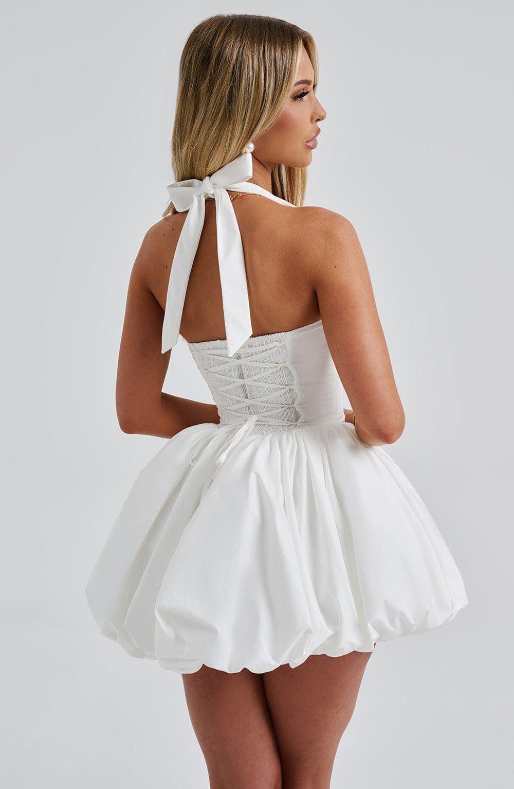 Vestido corto blanco tipo globo coquette con corset