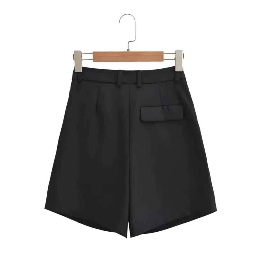 Short de lino blanco y negro para mujer look de verano