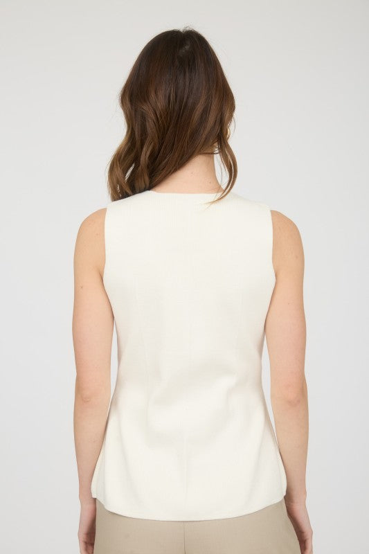 Top Crema tipo vest largo de botones