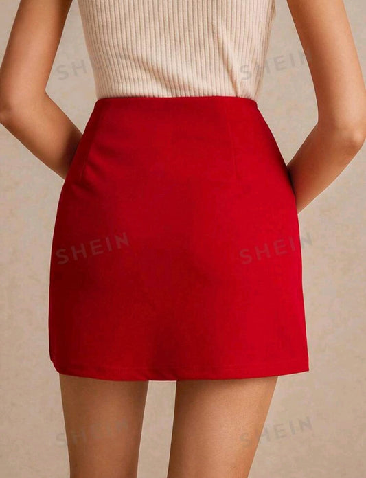 Minifalda roja con rosas