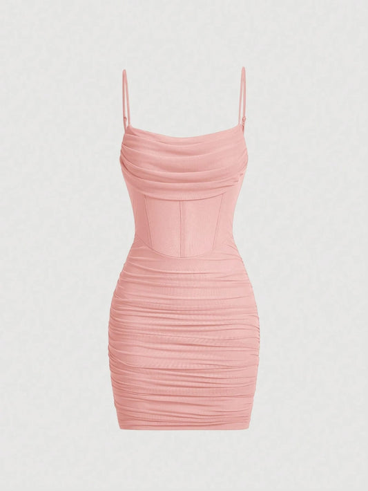 Vestido ajustado malla rosa de tirantes, corto