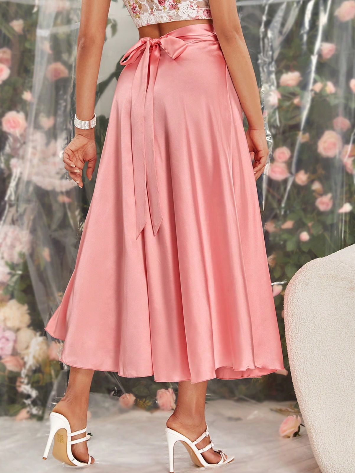 Falda rosa larga de amarrar atras