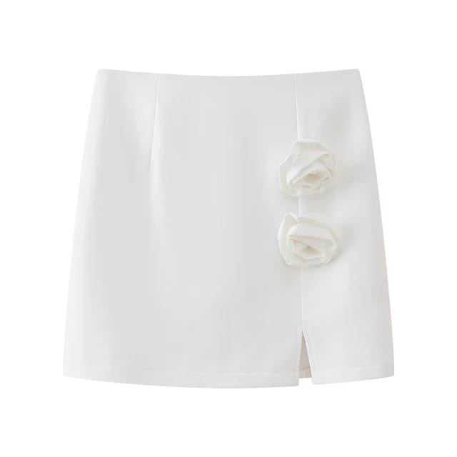 Falda blanca con rosas