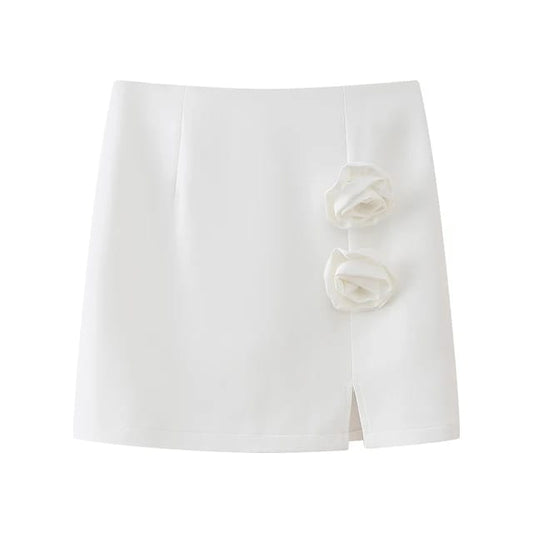 Falda blanca con rosas