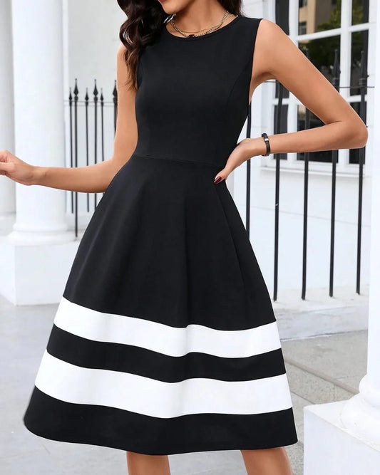 Vestido negro con rayas blancas