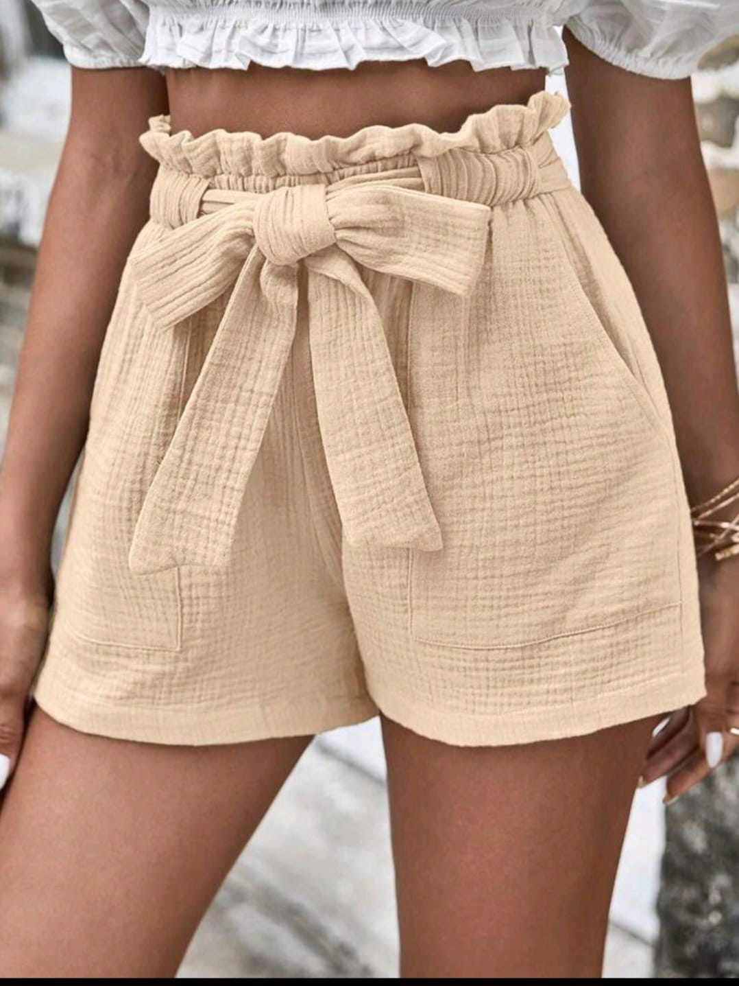 Short Crema con lazo