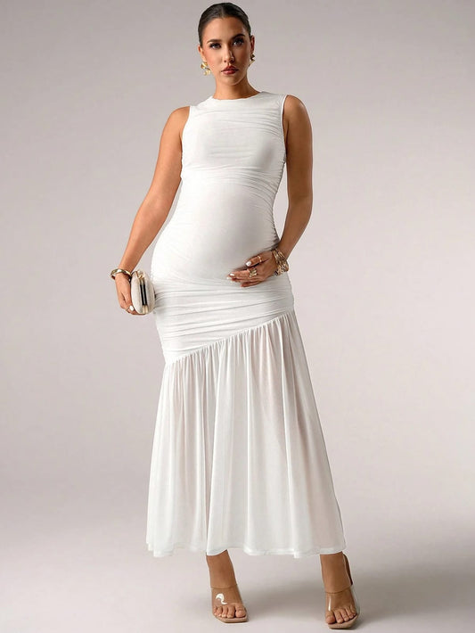 Vestido blanco de maternidad sin mangas largo ajustado al cuerpo