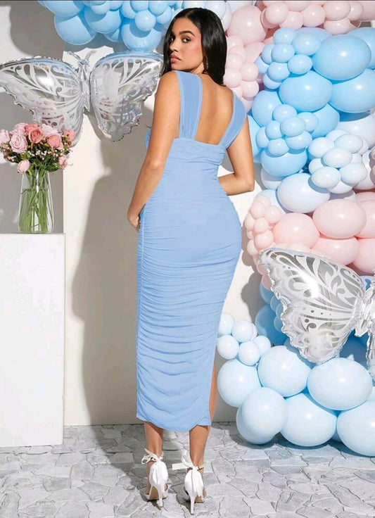 Vestido matenidad celeste midi con tirantes