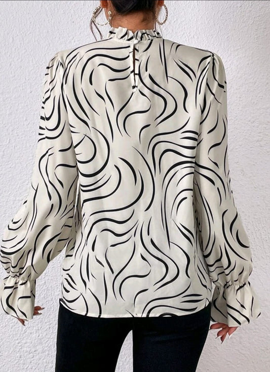 Blusa Blanco con Negro Manga Larga