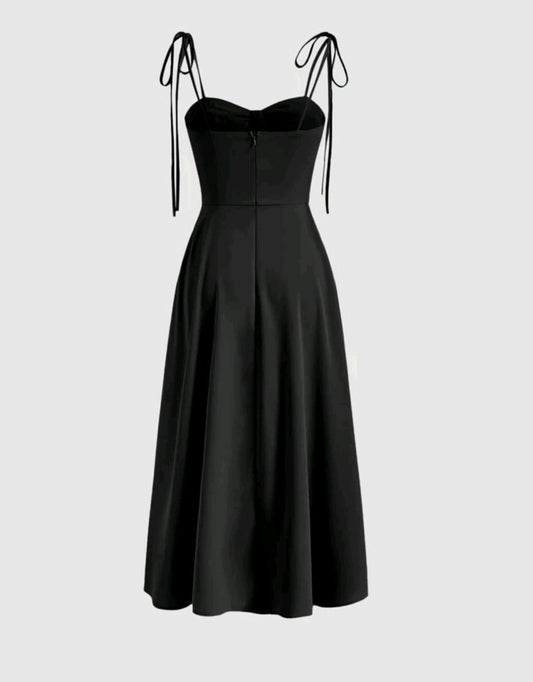 Vestido midi negro de tirantes