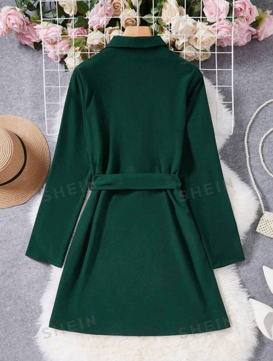 Vestido Oversize verde, manga larga, corto con cinturon