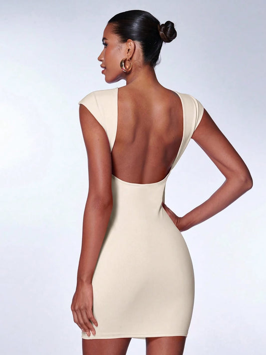 Vestido Básico Corto Crema espalda abierta