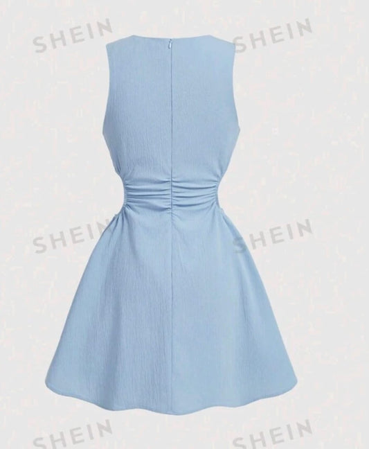 Vestido corto  romántico burbuja celeste sin mangas
