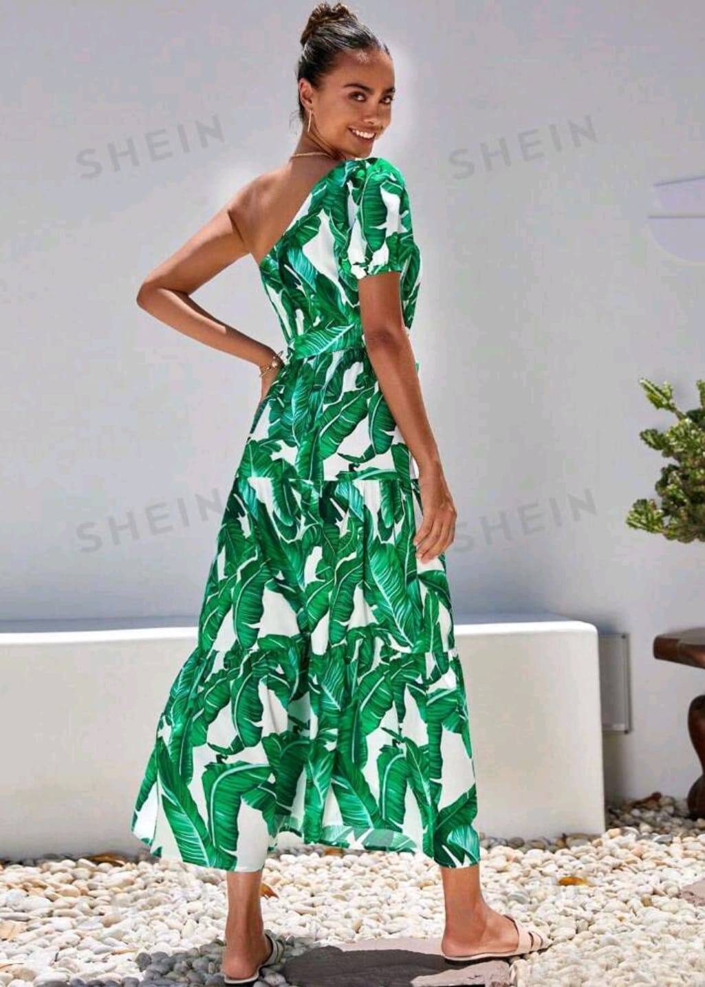 Vestido verde largo estampado de una manga