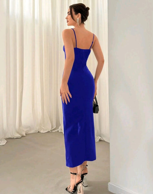 Vestido azul malla en el abdomen midi