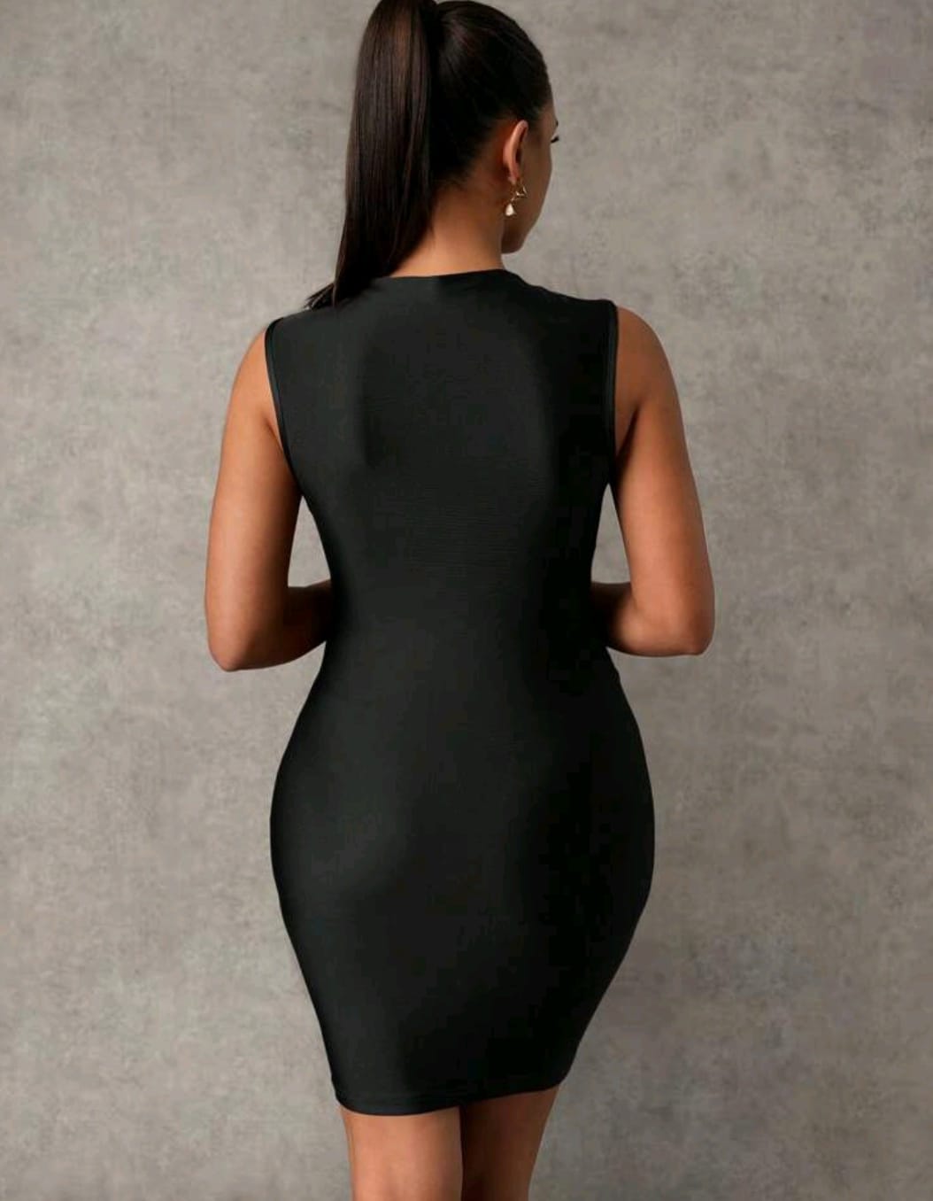 Vestido maternidad negro corto sin mangas