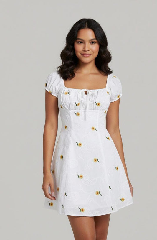 Vestido blanco estampado flores amarillas corto