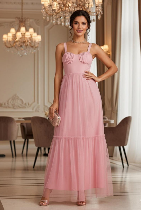 Vestido rosado largo con malla en falda