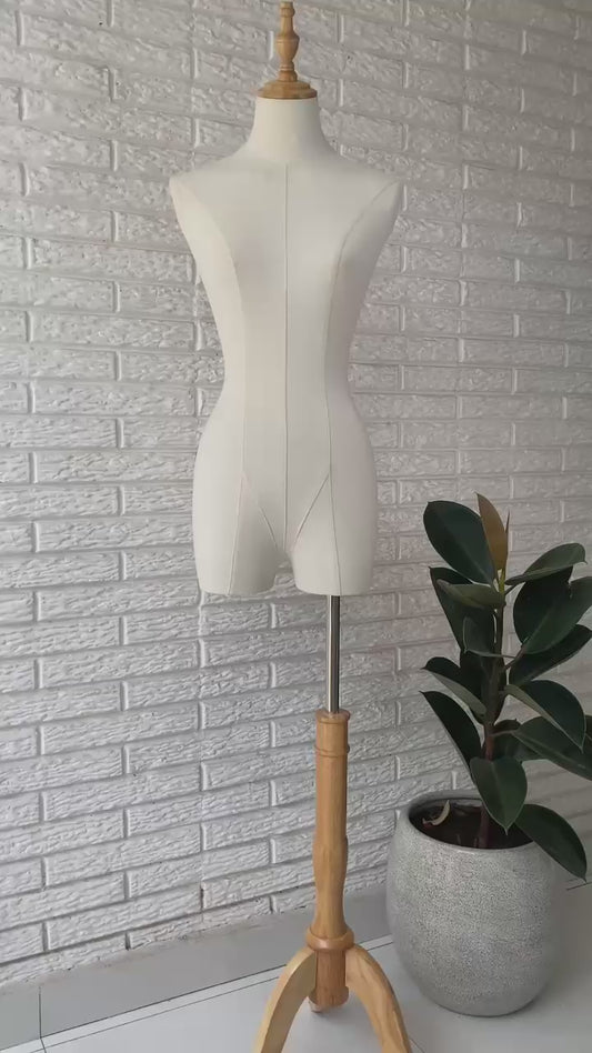 Vestido celeste estampado, con bolsillo sin mangas estilo midi